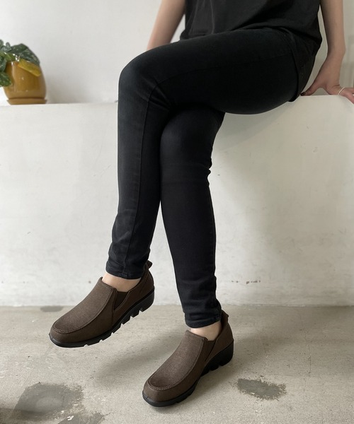 LUGG NAGG(ラグナグ)の「【撥水加工】軽量スリッポンシューズ【晴雨兼用】(スリッポン・レディース・ブラック/ダークブラウン・23.5cm/24.5cm/23.0cm/24.0cm/22.5cm)」の12枚目の写真