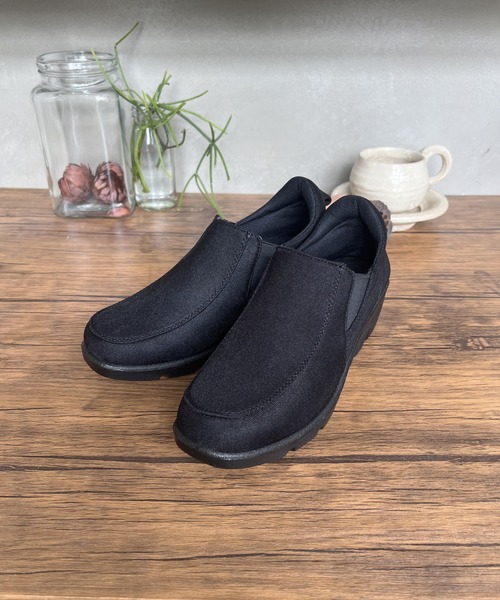 LUGG NAGG(ラグナグ)の「【撥水加工】軽量スリッポンシューズ【晴雨兼用】(スリッポン・レディース・ブラック/ダークブラウン・23.5cm/24.5cm/23.0cm/24.0cm/22.5cm)」の16枚目の写真