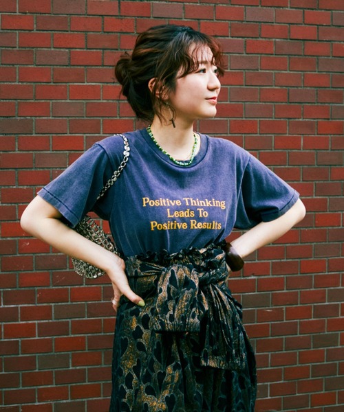 ROSE BUD(ローズバッド)の「ロゴTシャツ(Tシャツ/カットソー・レディース・ネイビー/レッド/ブルー・FREE)」の4枚目の写真