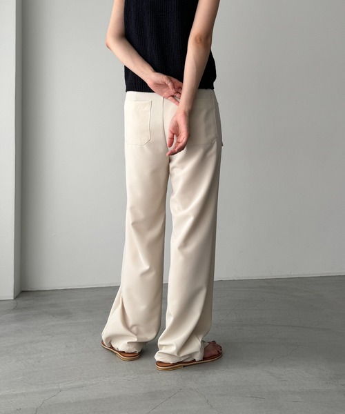 CANAL JEAN（キャナルジーン）の「BLUE BRICK　ストリングポケットスラックス（スラックス・レディース・チャコールグレー/ライトベージュ・2/1）」の4枚目の写真