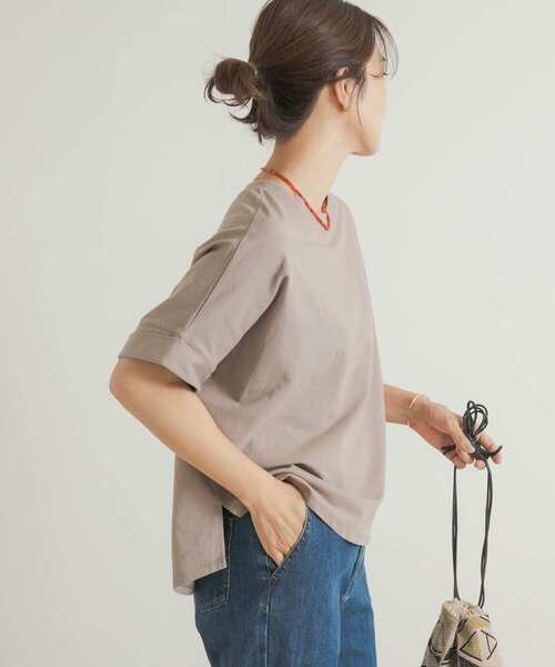 URBAN RESEARCH DOORS(アーバンリサーチドアーズ)の「ドルマンロールスリーブプルオーバー(Tシャツ/カットソー・レディース・チャコールグレー/ライトグレー/ベージュ・MEDIUM)」の16枚目の写真