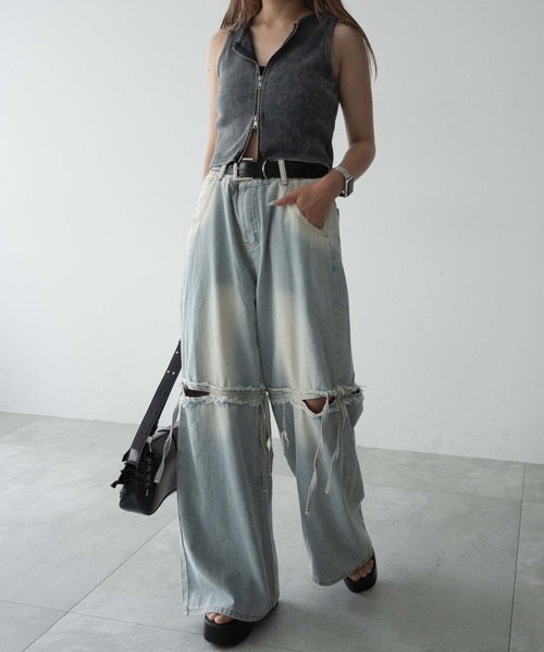 dispark（ディスパーク）の「DISPARK/スリットダメージルーズデニム（デニムパンツ・レディース・ブルー系1/ブラック・LARGE/MEDIUM/SMALL）」の2枚目の写真