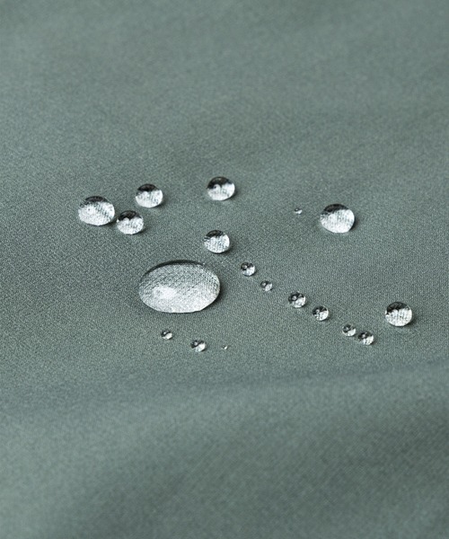 narifuri(ナリフリ)の「NFC 3レイヤーフルシームフィールドレインコート(ナイロンジャケット・メンズ・ダークネイビー/ライトオリーブ・LARGE/X-LARGE/SMALL/MEDIUM)」の7枚目の写真