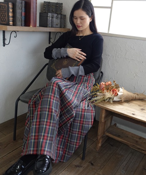 CORNERS（コーナーズ）の「バイカラースリーブリブニットプルオーバー（Tシャツ/カットソー・レディース・ベージュ/ターコイズブルー/グレー/カーキ/ブラック・M）」の18枚目の写真