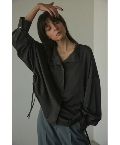 BLACK BY MOUSSY(ブラックバイマウジー)の「fly front shirt(フライフロントシャツ)(シャツ/ブラウス・レディース・ブラック/オフホワイト・FREE)」の2枚目の写真