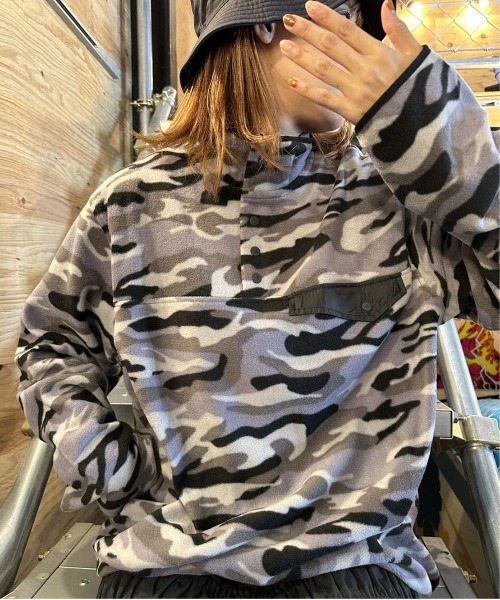 ARCADE（アーケード）の「HIGHQUALITY FLEECE ハーフ釦 スタンドプルオーバー フリース スウェット BARCEDOS（スウェット・レディース・ベージュ/ネイビー/ブラック/グレー系カモフラージュ・LL/L/M）」の4枚目の写真