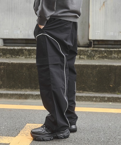 SHORT ROUND（ショートラウンド）の「SHORT ROUND/イージーパイピングカーゴパンツ（カーゴパンツ・メンズ・カーキ/ブラック・SMALL/MEDIUM）」の12枚目の写真