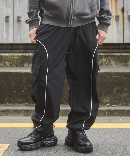 SHORT ROUND（ショートラウンド）の「SHORT ROUND/イージーパイピングカーゴパンツ（カーゴパンツ・メンズ・カーキ/ブラック・SMALL/MEDIUM）」の10枚目の写真