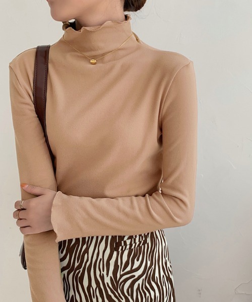GEMEDA(ジェメダ)の「【新柄追加】ハイネックメローフリルロングT(Tシャツ/カットソー・レディース・ベージュ/ライトパープル/ブラック/ホワイト/ピンク/ライトグリーン/ベージュ系その他/ブラック系・M)」の5枚目の写真