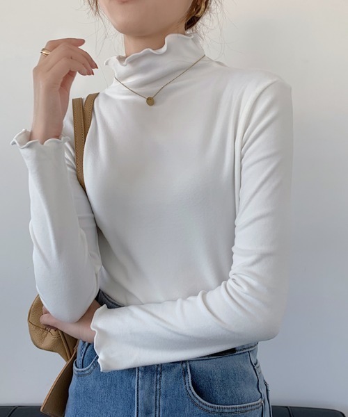GEMEDA(ジェメダ)の「【新柄追加】ハイネックメローフリルロングT(Tシャツ/カットソー・レディース・ベージュ/ライトパープル/ブラック/ホワイト/ピンク/ライトグリーン/ベージュ系その他/ブラック系・M)」の2枚目の写真