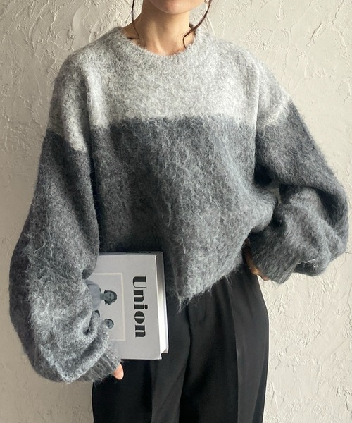 She's Closet(シーズクローゼット)の「グラデーションバイカラー長袖ショート丈シャギーニット(ニット/セーター・レディース・ベージュ/チャコールグレー/ブルー・FREE)」の1枚目の写真