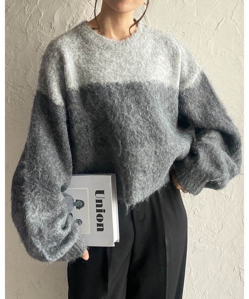 She's Closet(シーズクローゼット)の「グラデーションバイカラー長袖ショート丈シャギーニット(ニット/セーター・レディース・ベージュ/チャコールグレー/ブルー・FREE)」の16枚目の写真