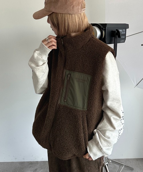 apres jour mignon(アプレジュールミニョン)の「アソートダウンライクベスト【ZOZOTOWN限定アイテム】(ベスト・レディース・オレンジ/アイボリー/ダークブラウン/チャコールグレー/ブラック・フリー/X-LARGE)」の20枚目の写真