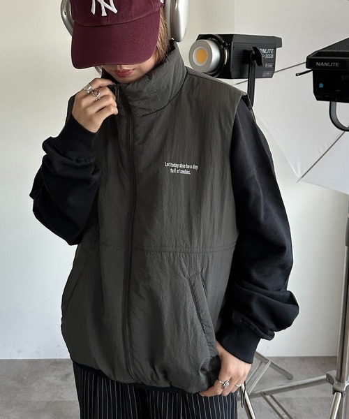 apres jour mignon(アプレジュールミニョン)の「アソートダウンライクベスト【ZOZOTOWN限定アイテム】(ベスト・レディース・オレンジ/アイボリー/ダークブラウン/チャコールグレー/ブラック・フリー/X-LARGE)」の16枚目の写真
