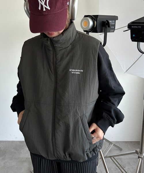 apres jour mignon(アプレジュールミニョン)の「アソートダウンライクベスト【ZOZOTOWN限定アイテム】(ベスト・レディース・オレンジ/アイボリー/ダークブラウン/チャコールグレー/ブラック・フリー/X-LARGE)」の17枚目の写真
