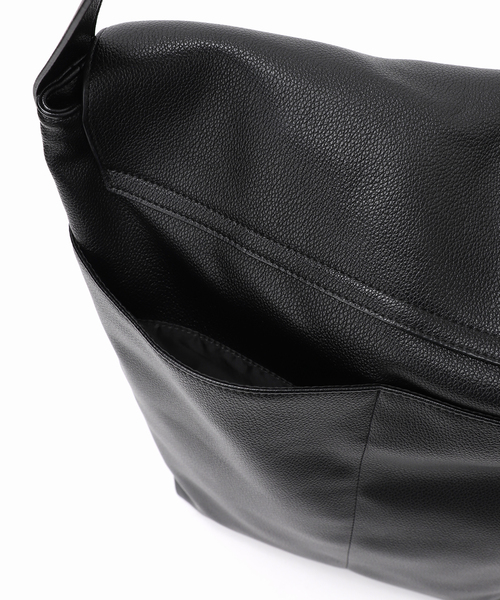 SLOBE IENA（スローブイエナ）の「《WEB限定/追加2》s.oyamada*SLOBE フェイクレザーBAG（クラッチバッグ・レディース・ブラック・FREE）」の10枚目の写真