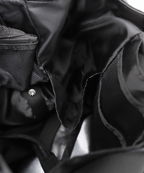 SLOBE IENA（スローブイエナ）の「《WEB限定/追加2》s.oyamada*SLOBE フェイクレザーBAG（クラッチバッグ・レディース・ブラック・FREE）」の19枚目の写真