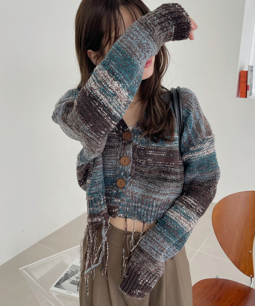 Ada.（エイダ）の「裾フリンジ グランジ グラデーション Vネック クロップド カーディガン（カーディガン/ボレロ・レディース・レッド/ブルー・FREE）」の9枚目の写真