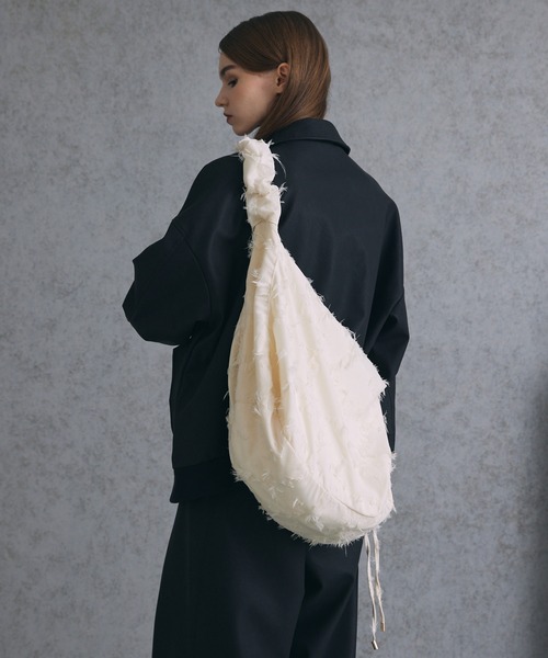 Spielio（シュピーリオ）の「【Spielio】fringe gathered shoulder bag/フリンジギャザーショルダーバッグ（ショルダーバッグ・メンズ・ブラック/オフホワイト・FREE）」の5枚目の写真