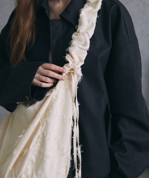 Spielio（シュピーリオ）の「【Spielio】fringe gathered shoulder bag/フリンジギャザーショルダーバッグ（ショルダーバッグ・メンズ・ブラック/オフホワイト・FREE）」の19枚目の写真