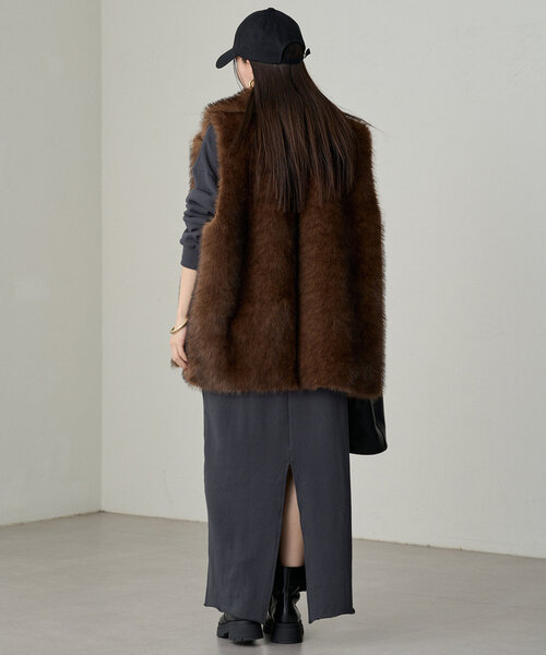 LOUNGEDRESS（ラウンジドレス）の「リバーシブルフェイクファーベスト
