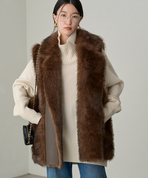 LOUNGEDRESS（ラウンジドレス）の「リバーシブルフェイクファーベスト