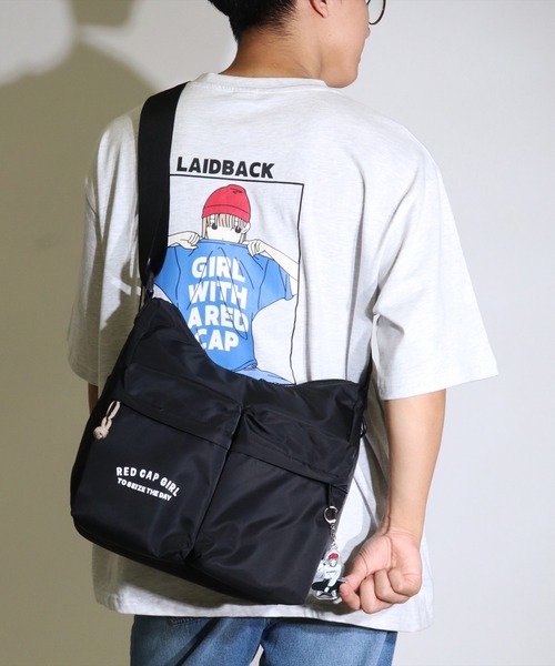 Red Cap Girl（レッドキャプガール）の「(LG)【Red Cap Girl】アクリルキーホルダー付き ショルダーバッグ（ショルダーバッグ・メンズ・ブラック・ONE SIZE）」の3枚目の写真