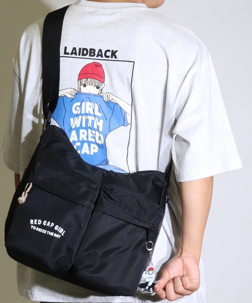 Red Cap Girl（レッドキャプガール）の「(LG)【Red Cap Girl】アクリルキーホルダー付き ショルダーバッグ（ショルダーバッグ・メンズ・ブラック・ONE SIZE）」の4枚目の写真