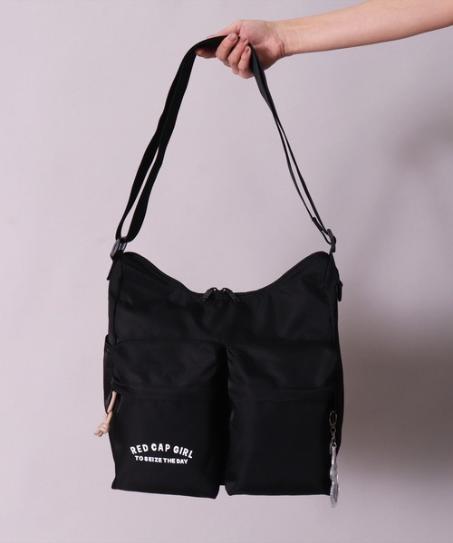 Red Cap Girl（レッドキャプガール）の「(LG)【Red Cap Girl】アクリルキーホルダー付き ショルダーバッグ（ショルダーバッグ・メンズ・ブラック・ONE SIZE）」の7枚目の写真