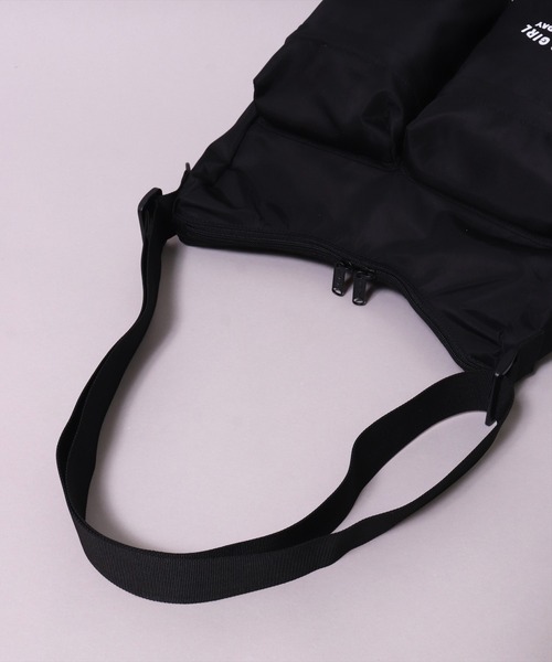 Red Cap Girl（レッドキャプガール）の「(LG)【Red Cap Girl】アクリルキーホルダー付き ショルダーバッグ（ショルダーバッグ・メンズ・ブラック・ONE SIZE）」の11枚目の写真