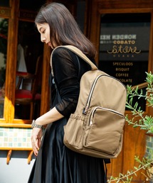 Rename ゴールドファスナーマルチポケット デイバッグ