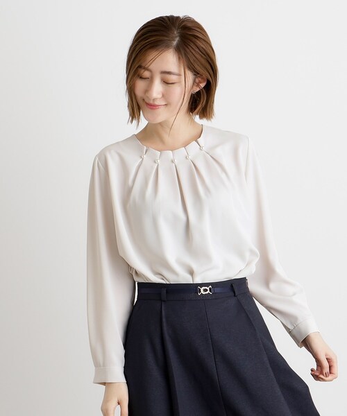 grove(グローブ)の「◆パール調タックブラウス(シャツ/ブラウス・レディース・ナチュラル/オフホワイト・03/02/01/04/05)」の1枚目の写真