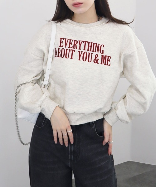 Reurie'(レウリィ)の「フロントロゴスウェット / 長袖 クルーネック パーカー プルオーバー カレッジロゴ風 英字 刺繍 カジュアル ベーシック 配色デザイン(スウェット・レディース・ネイビー/アイボリー/ライトグレー・FREE)」の2枚目の写真