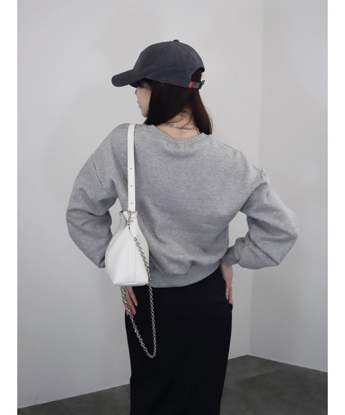 Reurie'(レウリィ)の「フロントロゴスウェット / 長袖 クルーネック パーカー プルオーバー カレッジロゴ風 英字 刺繍 カジュアル ベーシック 配色デザイン(スウェット・レディース・ネイビー/アイボリー/ライトグレー・FREE)」の4枚目の写真