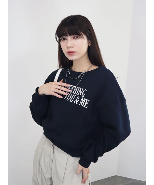 Reurie'(レウリィ)の「フロントロゴスウェット / 長袖 クルーネック パーカー プルオーバー カレッジロゴ風 英字 刺繍 カジュアル ベーシック 配色デザイン(スウェット・レディース・ネイビー/アイボリー/ライトグレー・FREE)」の10枚目の写真