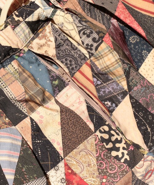 BEAMS PLUS(ビームスプラス)の「パッチワーク プリント 2プリーツ リラックス トラウザーズ(スラックス・メンズ・その他・L/M/S)」の11枚目の写真