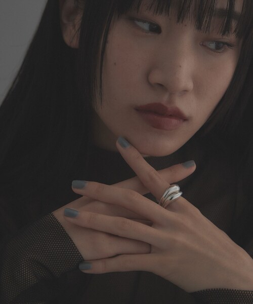 COCOSHNIK ONKITSCH(ココシュニックオンキッチュ)の「シルバー【サステナブル】ニュアンススタックリング(リング・レディース・クリア・12/14)」の9枚目の写真