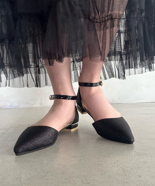 MYMOOD.(マイムード)の「グリッターストラップパンプス パーティーシューズ(パンプス・レディース・シルバー/ブラック・23.5cm/24.5cm)」の14枚目の写真