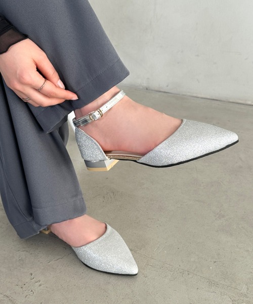 MYMOOD.(マイムード)の「グリッターストラップパンプス パーティーシューズ(パンプス・レディース・シルバー/ブラック・23.5cm/24.5cm)」の9枚目の写真