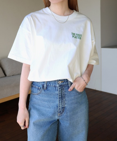 ANME（アンメ）の「FRUIT PLATTERロゴプリント半袖Tシャツ（Tシャツ/カットソー・レディース・ホワイト系その他3/ホワイト系その他/ホワイト系その他4/ホワイト系その他2・XXL/L/M/XL）」の7枚目の写真