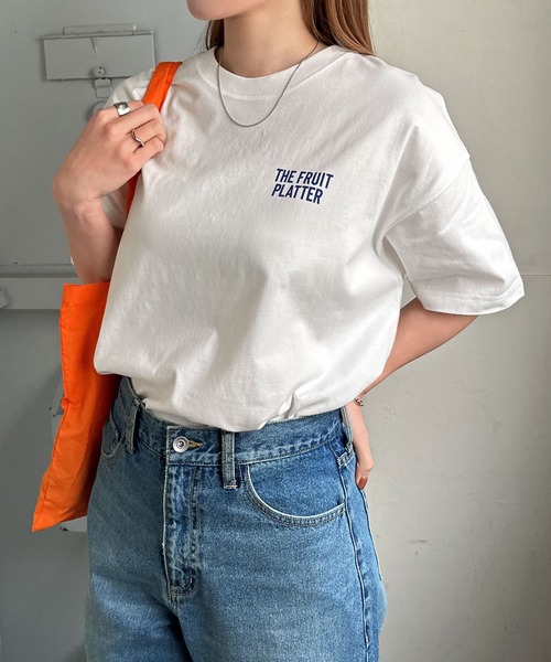 ANME（アンメ）の「FRUIT PLATTERロゴプリント半袖Tシャツ（Tシャツ/カットソー・レディース・ホワイト系その他3/ホワイト系その他/ホワイト系その他4/ホワイト系その他2・XXL/L/M/XL）」の5枚目の写真
