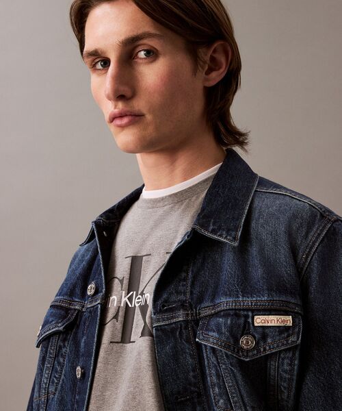 Calvin Klein(カルバン・クライン)の「【ユニセックス】モノロゴ Tシャツ(Tシャツ/カットソー・メンズ・ブラック/グレー/ホワイト/ブルー系その他/レッド/ピンク/ブルー系その他2/イエロー系その他・S/M/XL/L/XS)」の16枚目の写真