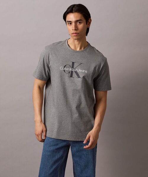 Calvin Klein(カルバン・クライン)の「【ユニセックス】モノロゴ Tシャツ(Tシャツ/カットソー・メンズ・ブラック/グレー/ホワイト/ブルー系その他/レッド/ピンク/ブルー系その他2/イエロー系その他・S/M/XL/L/XS)」の9枚目の写真