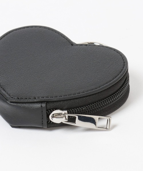 FOREVER 21（フォーエバー トゥエンティーワン）の「【2025SS】ハートポーチ付きスマホショルダー（ショルダーバッグ・レディース・ブラック/レッド/ブラウン系その他・FREE）」の17枚目の写真