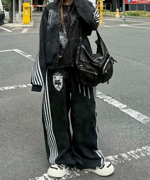 H52(エイチフィフティツー)の「【H52】Structured Cream Shoes(スニーカー・メンズ・ブラック/ホワイト/ホワイト×ブルー・24cm/24.5cm/25.5cm/26.5cm)」の6枚目の写真