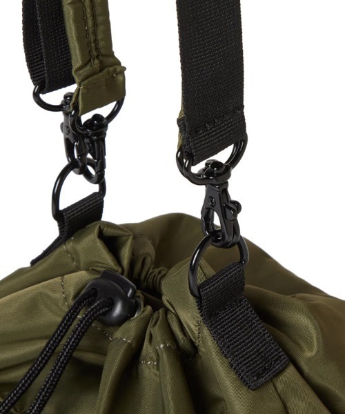 NEW ERA（ニューエラ）の「【NEW ERA】2WAY ドローストリング ポーチ 3L ナイロンツイル [SSL]（ショルダーバッグ・レディース・オリーブ・F）」の13枚目の写真