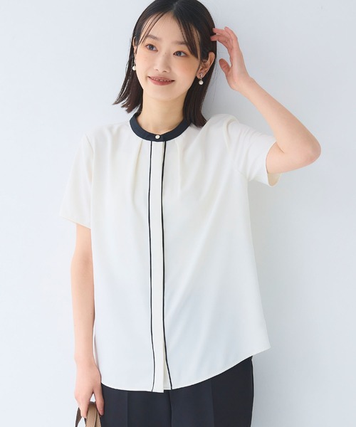 CROSS FUNCTION（クロスファンクション）の「《シワになりにくい》正解シルキードライ配色半袖ブラウス【CF/クロスファンクション】（シャツ/ブラウス・レディース・オフホワイト/ライトグレー・L/M/LL）」の2枚目の写真