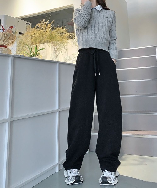 LOWO（ロワ）の「カーブラインワイドスウェットパンツ（スウェットパンツ・レディース・ブラック/グレー/オフホワイト・FREE）」の9枚目の写真