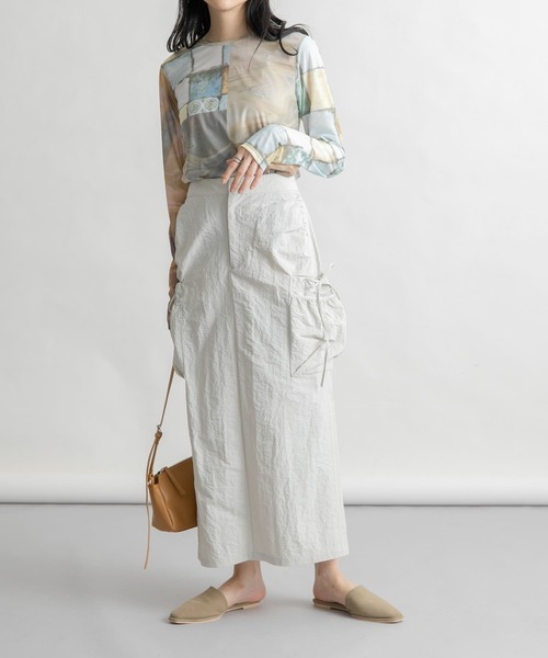 KBF(ケイビーエフ)の「ポケットディティールカーゴスカート(スカート・レディース・ライトグレー/ライトピンク/ブラック・ONE)」の6枚目の写真