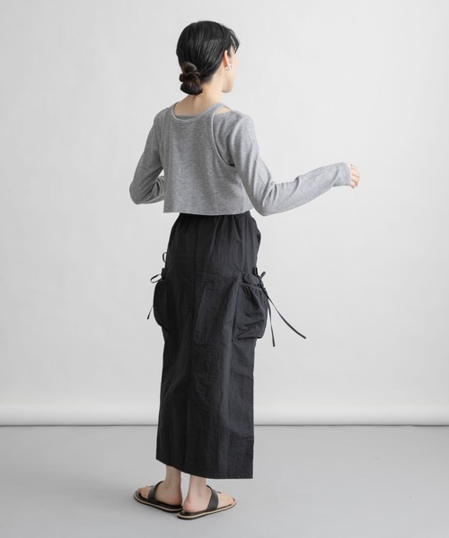 KBF(ケイビーエフ)の「ポケットディティールカーゴスカート(スカート・レディース・ライトグレー/ライトピンク/ブラック・ONE)」の10枚目の写真